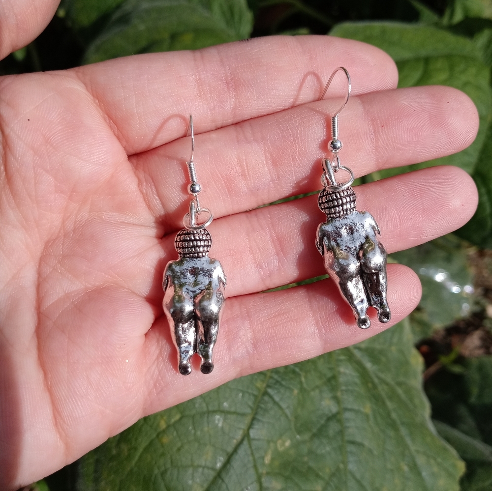 Venus of willendorf earrings - Picture 7 of 8